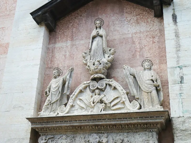 Basílica de Santa María la Mayor: un pilar del patrimonio religioso de Trento 2 Santa Maria Maggiore en Trento