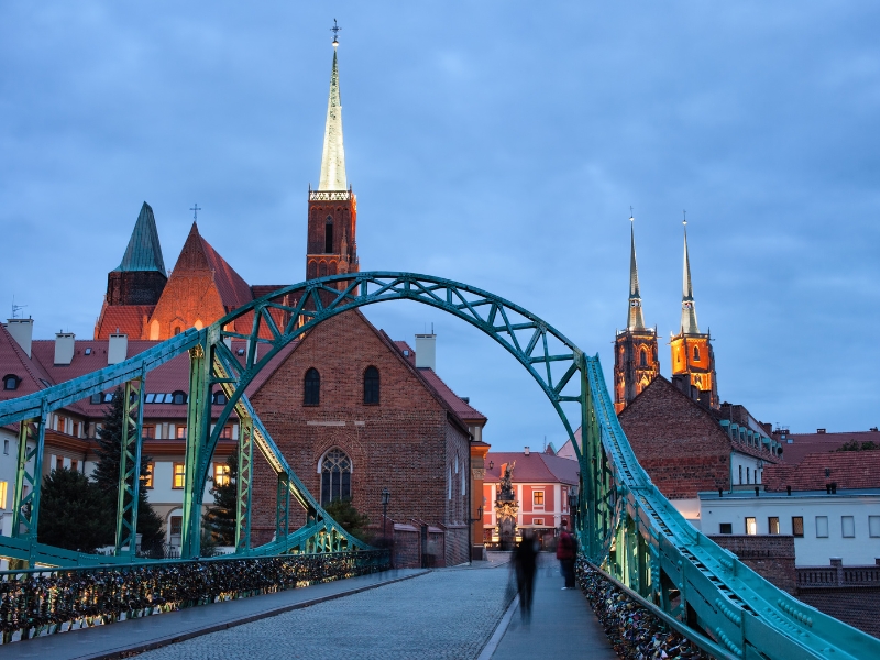 Tumski Bridge: A Symbol of Romance, History, and Architectural Grace in Wrocław 3 Tumski Bridge in Wroclaw