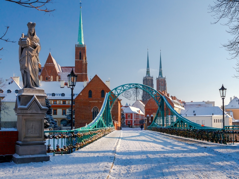 Tumski Bridge: A Symbol of Romance, History, and Architectural Grace in Wrocław 1 Tumski Bridge in Wroclaw