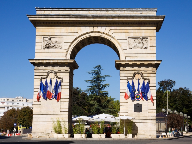 Porte Guillaume : Une entrée historique au cœur de Dijon 3 Porte Guillaume à Dijon