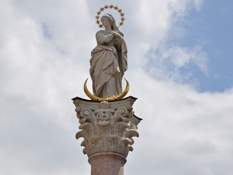 Annasäule: Innsbruck’s Elegant Monument of History and Faith 1 Annasäule in Innsbruck