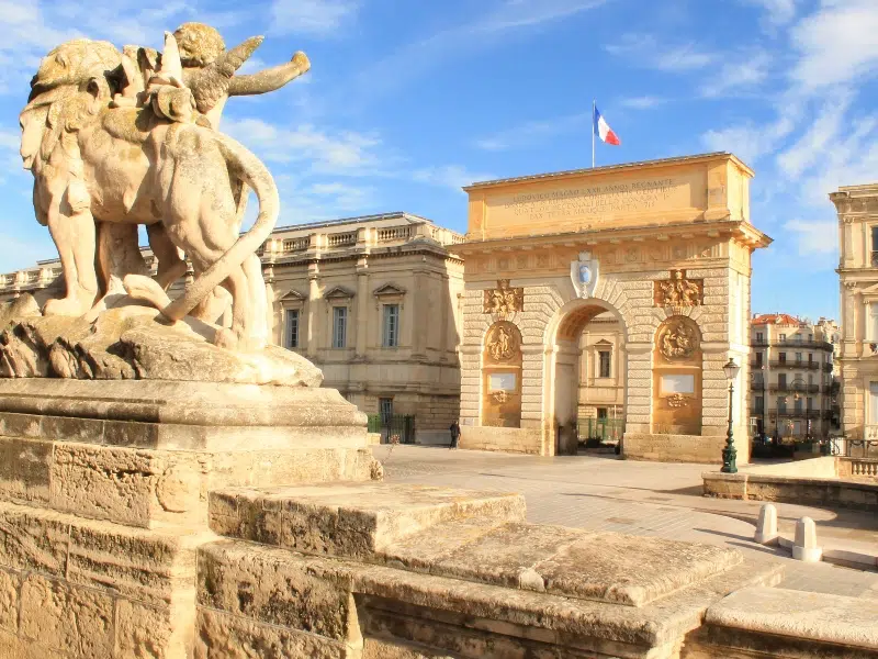 Arc de Triomphe: Ein steinerner Wächter des Triumphs in Montpellier 3 Arc de Triomphe in Montpellier
