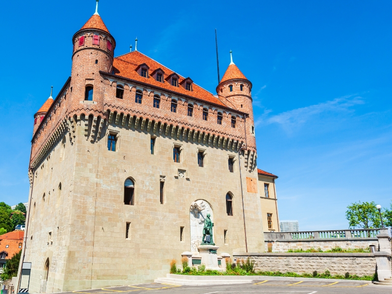 Castillo Saint Maire: La fortaleza del poder y del patrimonio de Lausana 1 Castillo Saint Maire en Lausana