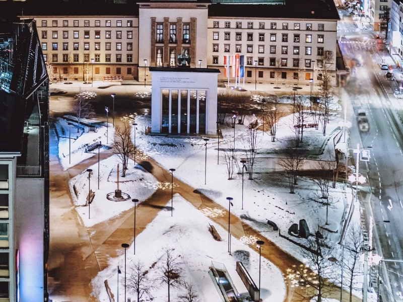 Eduard-Wallnöfer-Platz: het reflectieve hart van Innsbruck 2 Eduard-Wallnöfer-Platz in Innsbruck