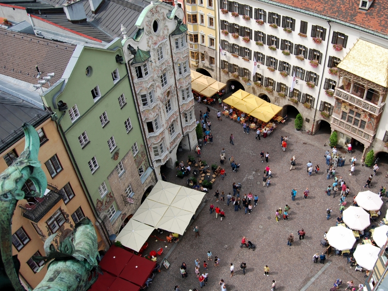 Eduard-Wallnöfer-Platz: het reflectieve hart van Innsbruck 3 Eduard-Wallnöfer-Platz in Innsbruck