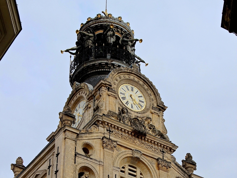 Église Sainte-Croix: Ένα ακλόνητο ιερό στον πυρήνα της Νάντης 2 Église Sainte-Croix στη Νάντη