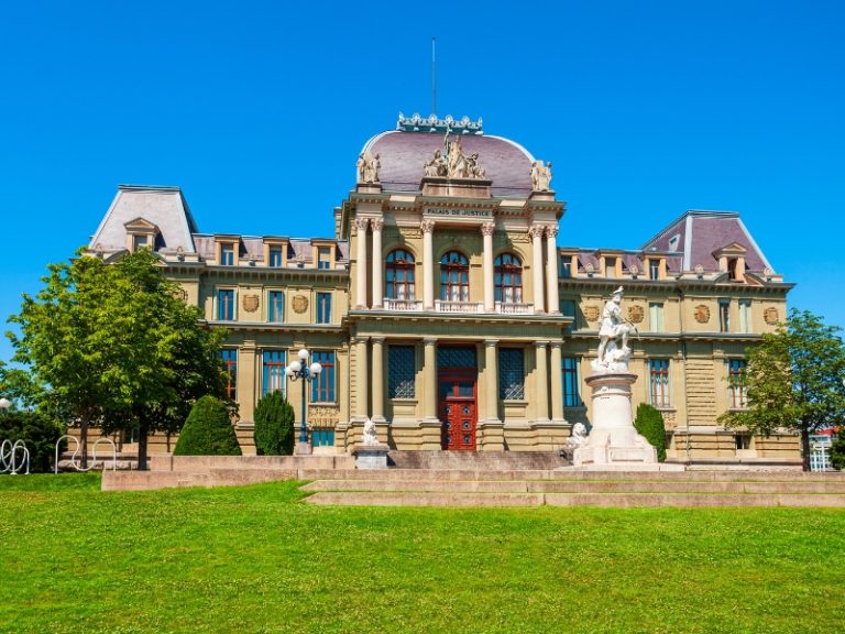 Esplanade de Montbenon in Lausanne