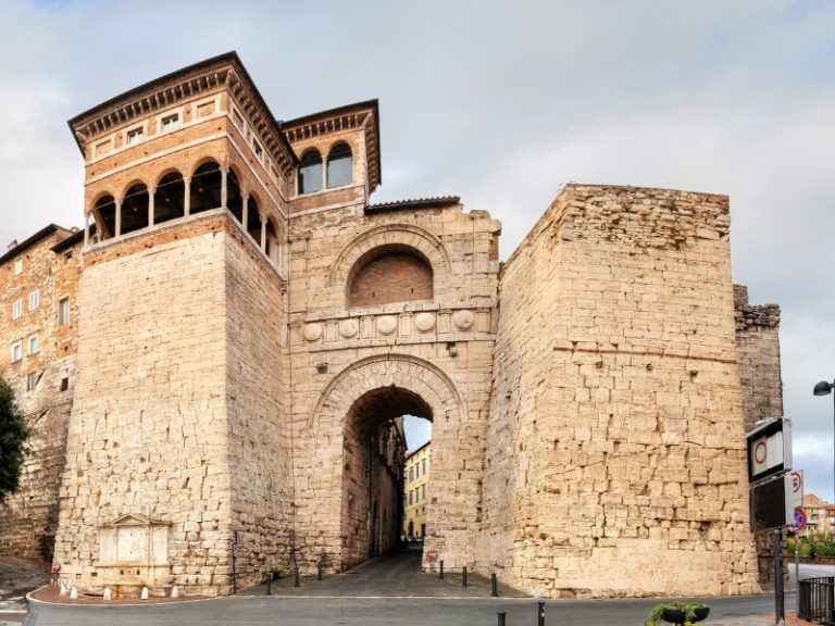 Discover the Etruscan Arch: Majestic Gateway in Ancient Perugia