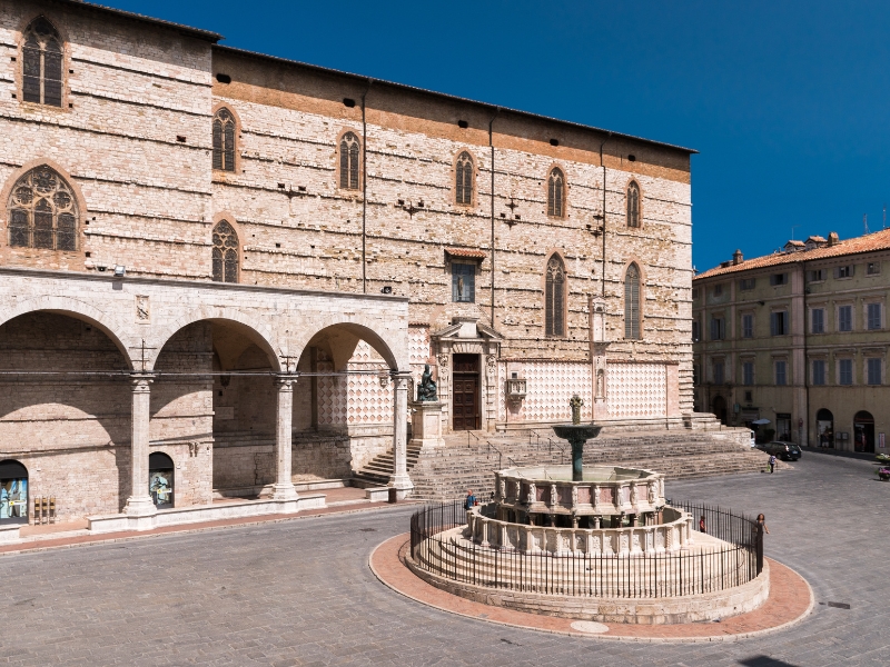 Fontana Maggiore : le cœur du charme historique de Pérouse 2 Fontana Maggiore à Pérouse