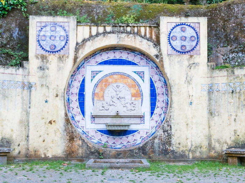 Fonte dos Pisões: Um Oásis Verdejante com Origens Antigas em Sintra 1 Fonte dos Pisões em Sintra