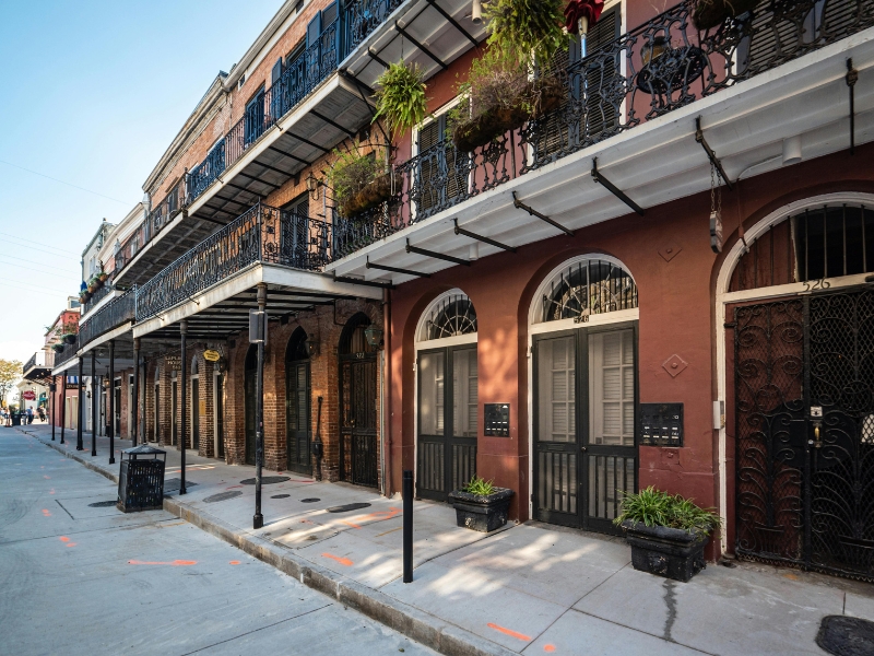 Mercado Francés: Un centro histórico de comercio y cultura en Nueva Orleans 3 Mercado Francés de Nueva Orleans