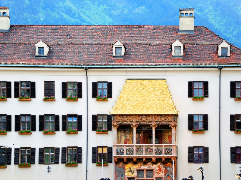 Tetto d'oro: L'icona di Innsbruck e il simbolo del patrimonio tirolese 1 Tetto d'oro a Innsbruck