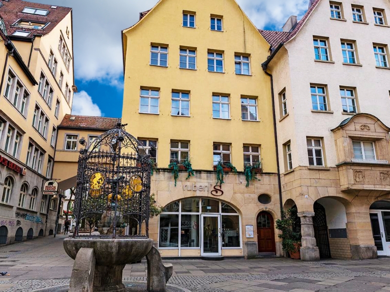 Hans im Glück Brunnen: Ein reizvolles Wahrzeichen in Stuttgart 3 Hans im Glück Brunnen in Stuttgart