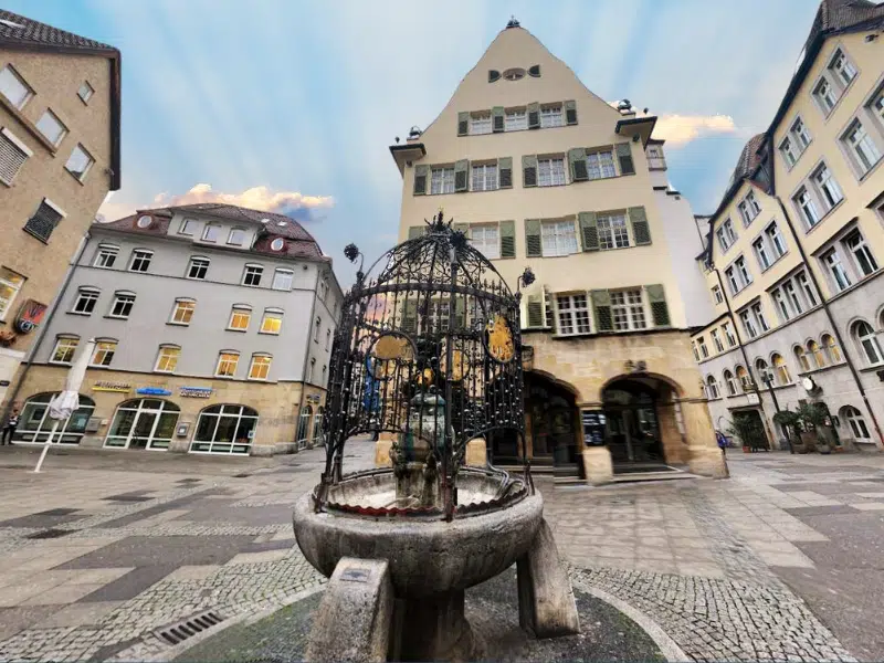 Hans im Glück Brunnen: Ein reizvolles Wahrzeichen in Stuttgart 1 Hans im Glück Brunnen in Stuttgart