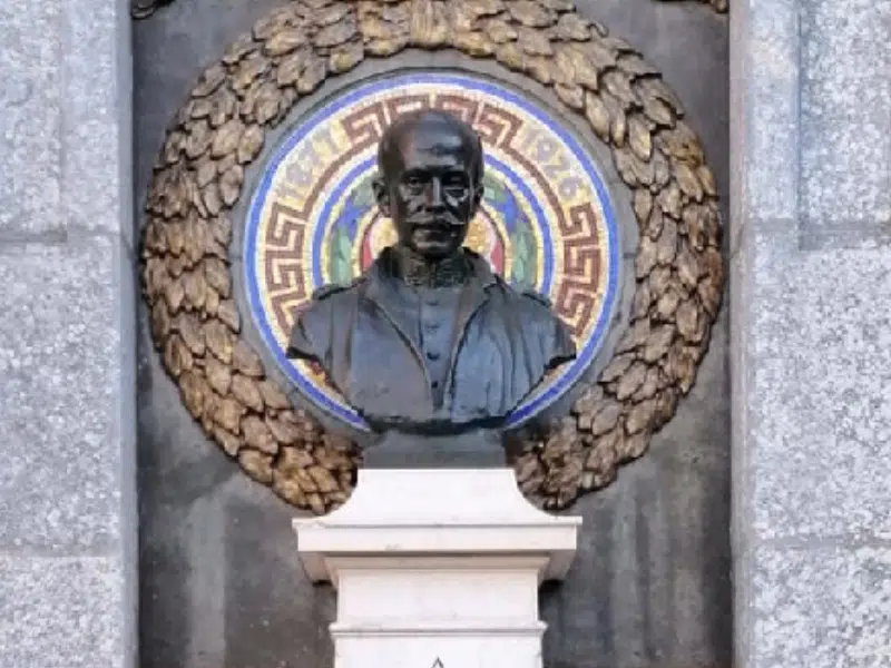 Marco Histórico Carlos França: Odnowienie dziedzictwa w Sintrze 1 Marco Histórico Carlos França w Sintrze