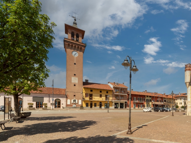 Piazza Giuseppe Mazzini em Modena: Um refúgio urbano tranquilo com raízes históricas 3 Piazza Giuseppe Mazzini em Modena