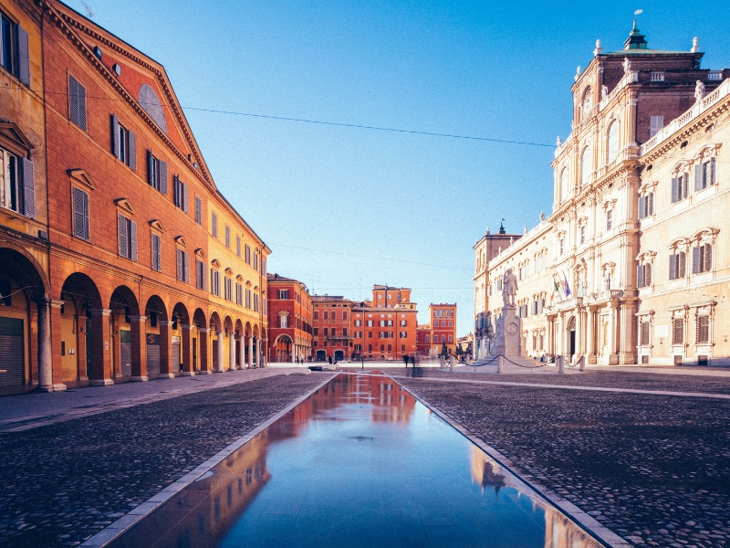 Piazza Roma: Eine Etappe des Wandels in Modena 3 Piazza Roma in Modena