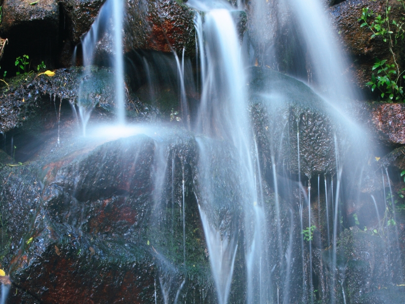 Pisoes waterval: Een waterval in Sintra 2 Pisoes waterval in Sintra