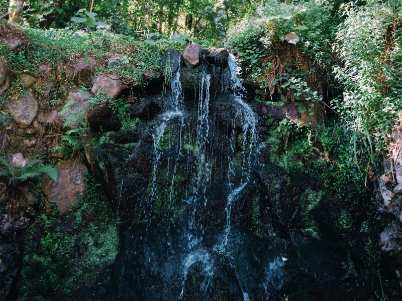 Pisoes waterval: Een waterval in Sintra 3 Pisoes waterval in Sintra