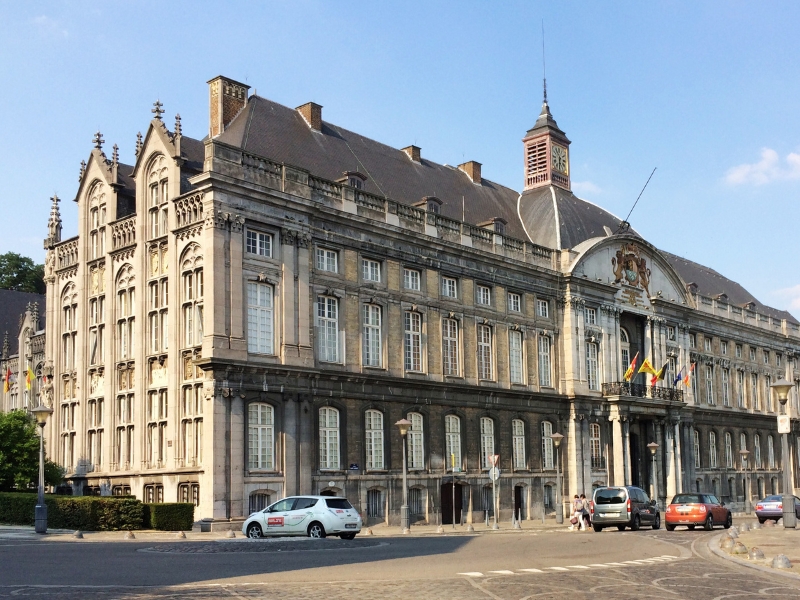 Place Saint-Lambert: Der historische und kulturelle Herzschlag von Lüttich 2 Place Saint-Lambert in Lüttich