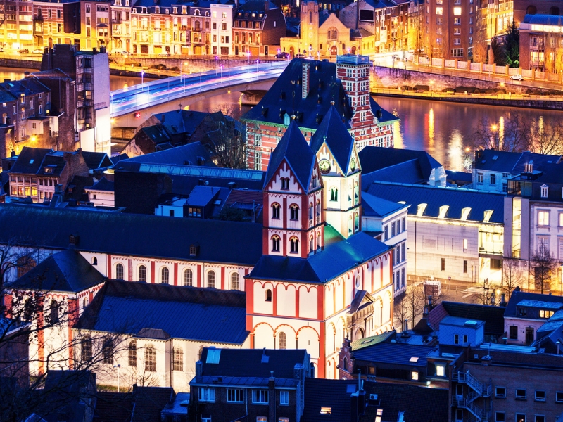 De Sint-Bartholomeuskerk: Een Romaans meesterwerk in het hart van Luik 3 Sint-Bartholomeuskerk in Luik