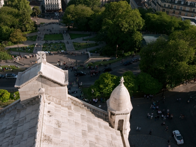 Square Louise Michel à Montmartre : Une terrasse verdoyante surplombant Paris 1 Square Louise Michel à Montmartre