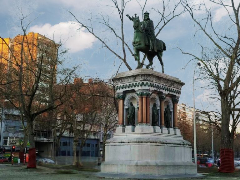 Άγαλμα του Καρλομάγνου στη Λιέγη