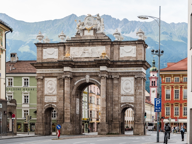 Triomfpoorten: Een monument van majesteit en herinnering in Innsbruck 3 Triomfforte in Innsbruck
