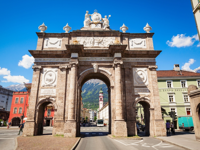 Triomfpoorten: Een monument van majesteit en herinnering in Innsbruck 1 Triomfforte in Innsbruck