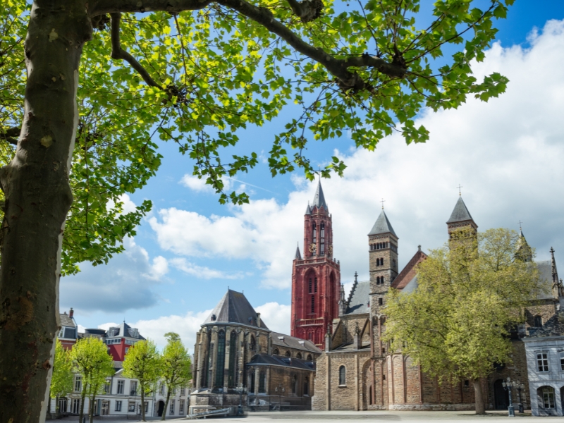 Sint Servaasbasiliek: Een heilig monument in het hart van Maastricht 3 Sint Servaasbasiliek in Maastricht