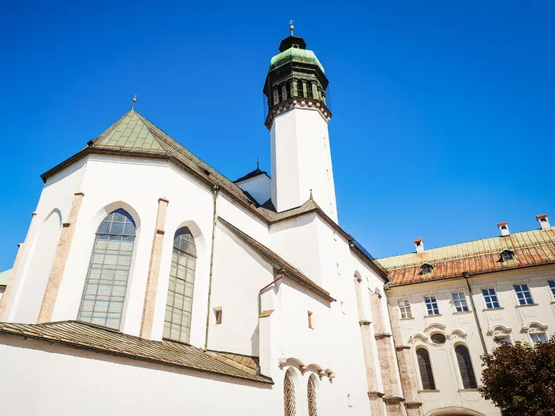 Chiesa di corte di Innsbruck: Un monumento senza tempo della grandezza imperiale 1 Chiesa di Corte Innsbruck