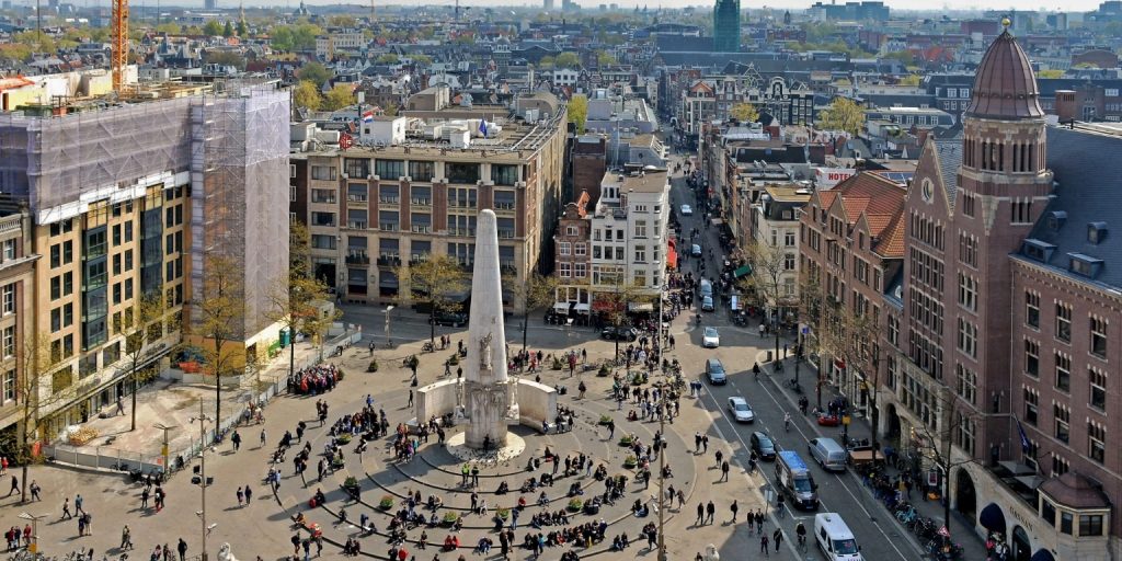 Plac Dam w Amsterdamie: Nieprzemijające serce miasta 2 Plac Dam w Amsterdamie