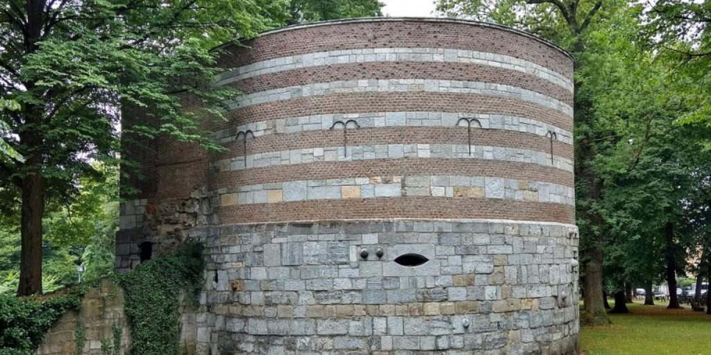 De blijvende erfenis van de Marienturm in Aken: Een baken van geschiedenis en veerkracht 3 Marienturm in Aken