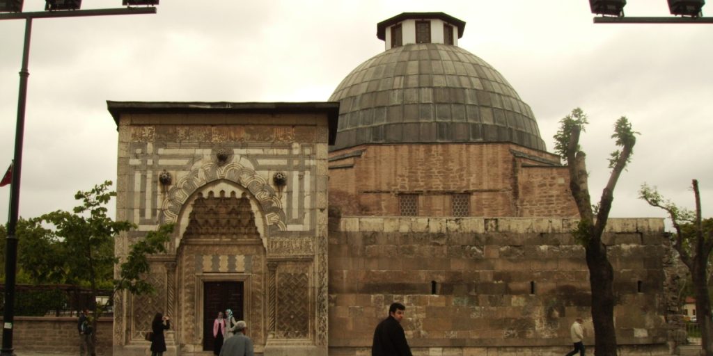 Karatay Medresesi w Antalyi: Seldżucki klejnot w sercu Kaleiçi 2 Karatay Medresesi w Antalyi