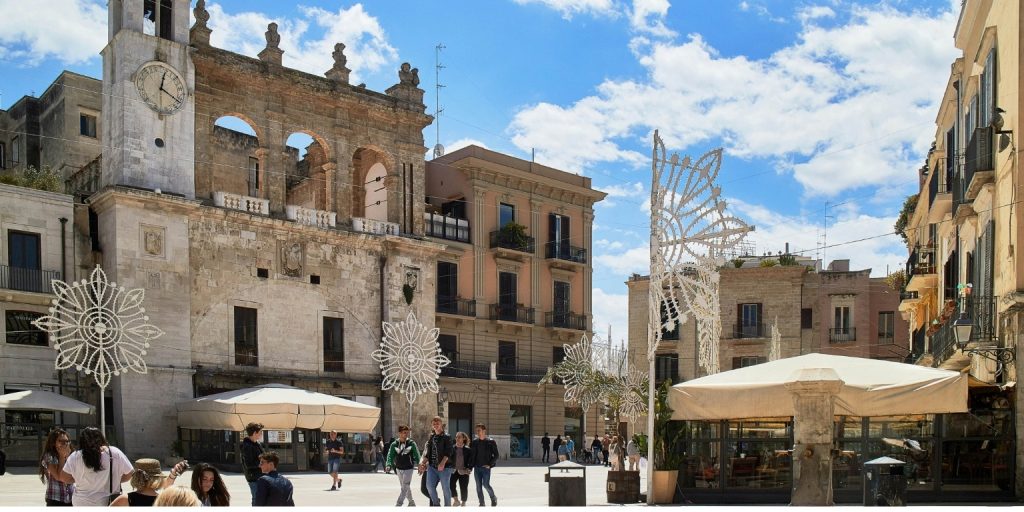 Piazza Mercantile em Bari: o coração duradouro do comércio e da justiça 2 Piazza Mercantile em Bari