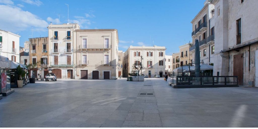 Piazza Mercantile em Bari: o coração duradouro do comércio e da justiça 3 Piazza Mercantile em Bari