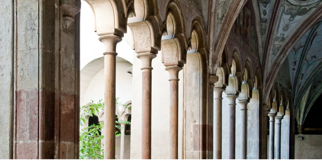 La iglesia franciscana de Bolzano: Un tranquilo refugio de arte gótico 4 Iglesia franciscana de Bolzano