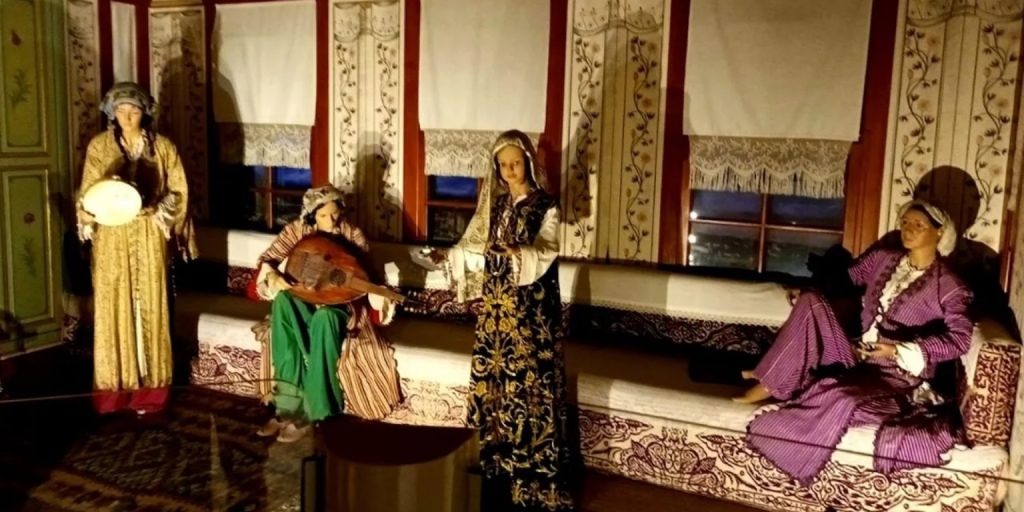 Museu Suna e İnan Kıraç Kaleiçi: Uma janela para a alma etnográfica de Antalya 3 Museu Suna e İnan Kıraç Kaleiçi
