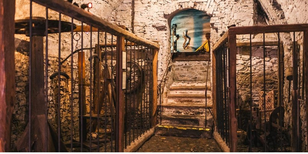 Muzeum Tortur w Czeskim Krumlowie: Ponure echo średniowiecznej sprawiedliwości 2 Muzeum Tortur w Czeskim Krumlowie