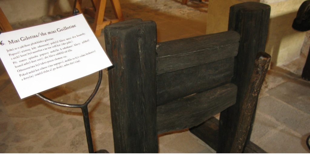 Muzeum Tortur w Czeskim Krumlowie: Ponure echo średniowiecznej sprawiedliwości 4 Muzeum Tortur w Czeskim Krumlowie