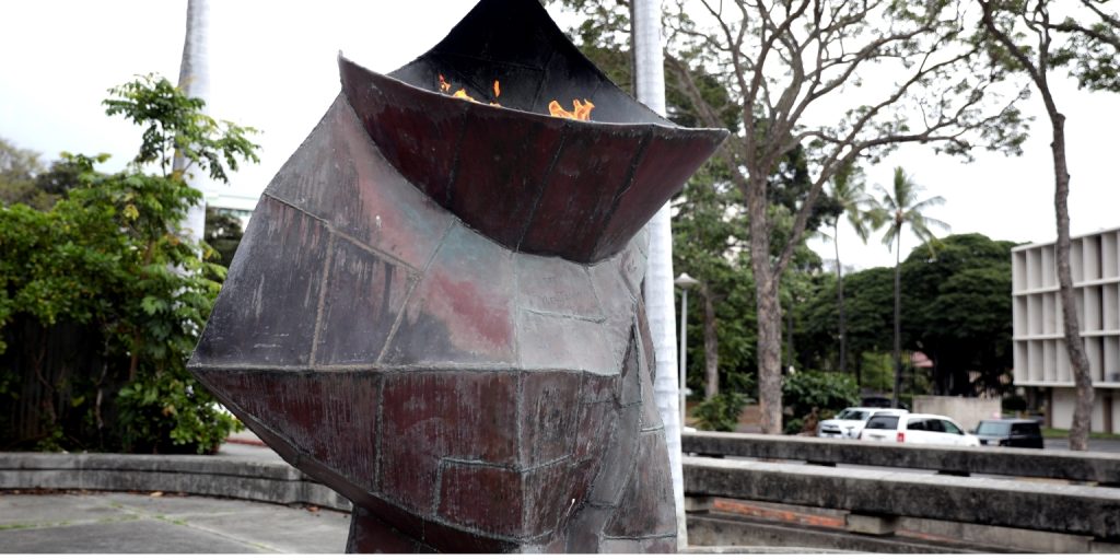 Het Monument van de Eeuwige Vlam in Honolulu: Een baken van eeuwige herinnering 2 De Eeuwige Vlam Memorial in Honolulu