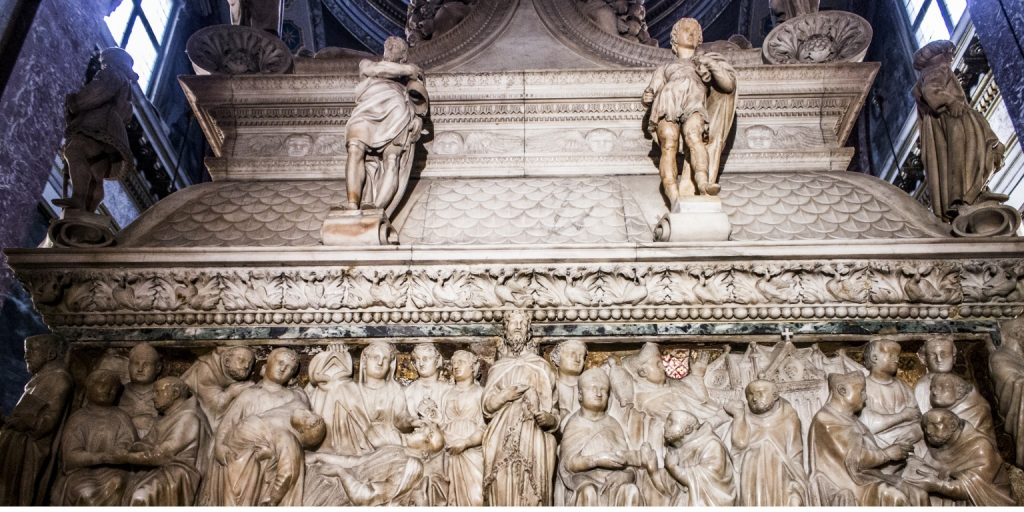 A Arca de São Domingos em Bolonha: uma obra-prima de escultura e devoção 3 Arca de São Domingos em Bolonha
