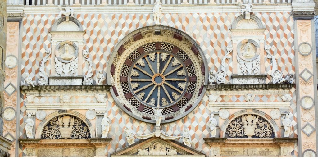 Kaplica Colleoniego w Bergamo: Renesansowe arcydzieło i dziedzictwo 2 Kaplica Colleoni w Bergamo