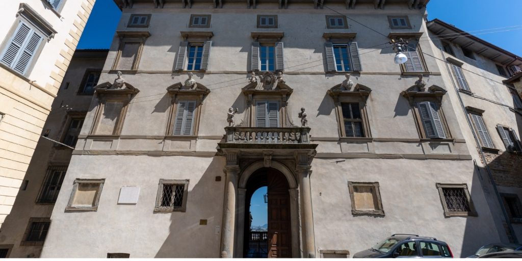 Palazzo Terzi in Bergamo: Een barok juweeltje dat eeuwen van adel bewaart 1 Palazzo Terzi in Bergamo