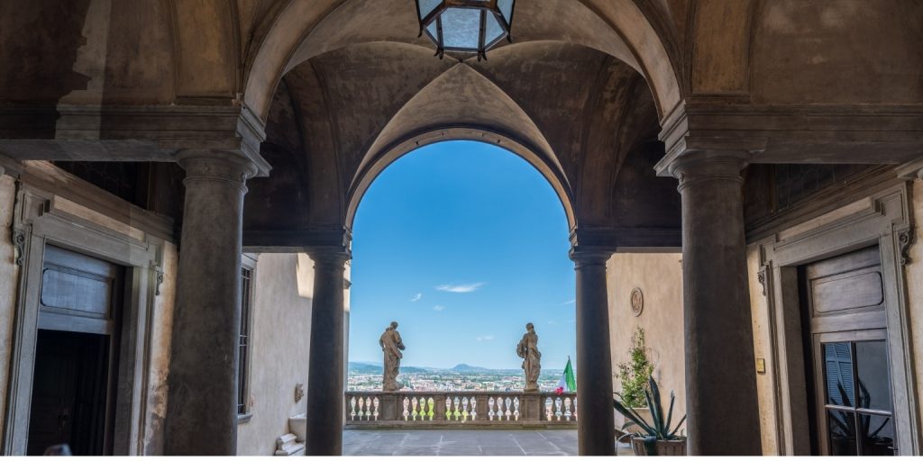 Palazzo Terzi in Bergamo: Een barok juweeltje dat eeuwen van adel bewaart 2 Palazzo Terzi in Bergamo