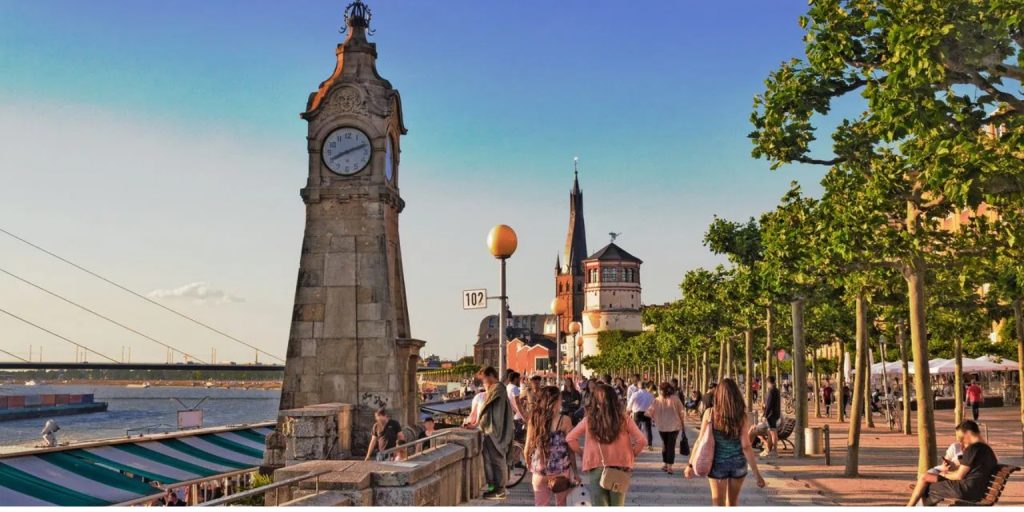 Ein doppelter Zweck: Zeit und Gezeiten auf dem Rhein 2 Pegeluhr
