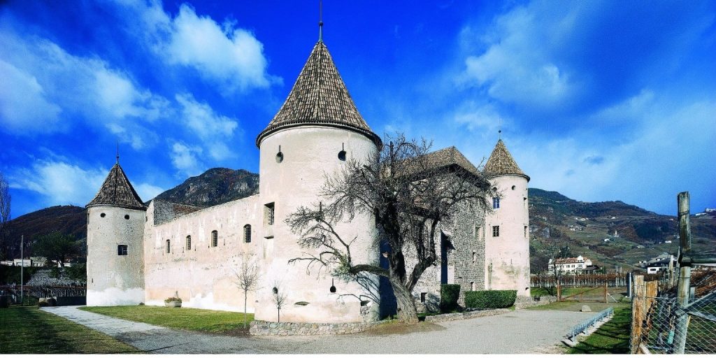 Schloss Mareccio in Bozen: Ein mittelalterliches Juwel inmitten von Weinbergen 3 Schloss Mareccio in Bozen