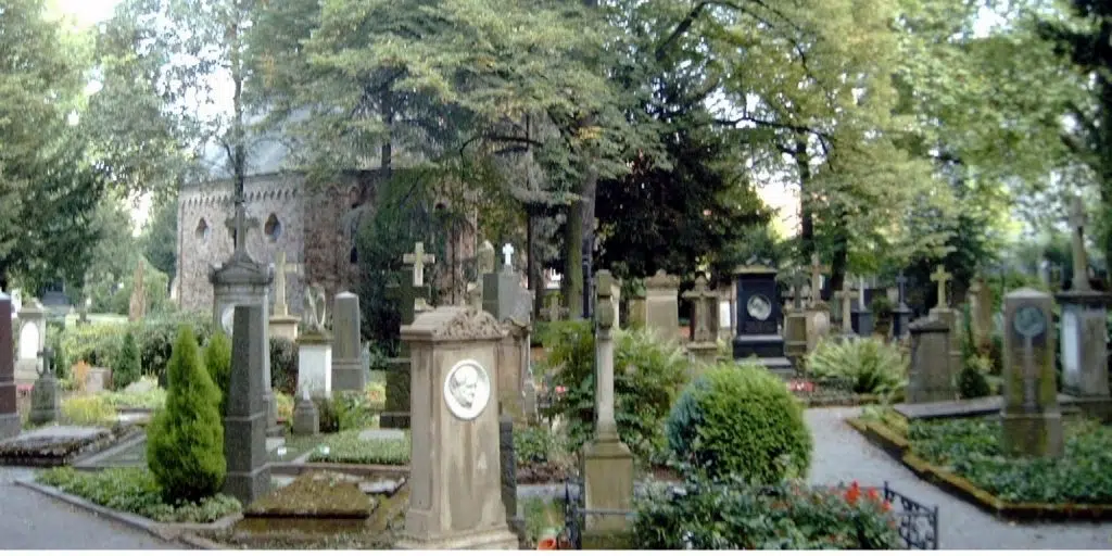 Il vecchio cimitero di Bonn: Un tranquillo pantheon della storia 1 Il vecchio cimitero di Bonn