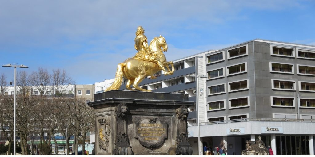 A estátua de Augusto, o Forte, em Dresden: O Cavaleiro de Ouro de Neustadt 3 A estátua de Augusto, o Forte, em Dresden