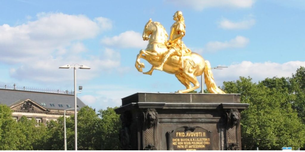A estátua de Augusto, o Forte, em Dresden: O Cavaleiro de Ouro de Neustadt 4 A estátua de Augusto, o Forte, em Dresden